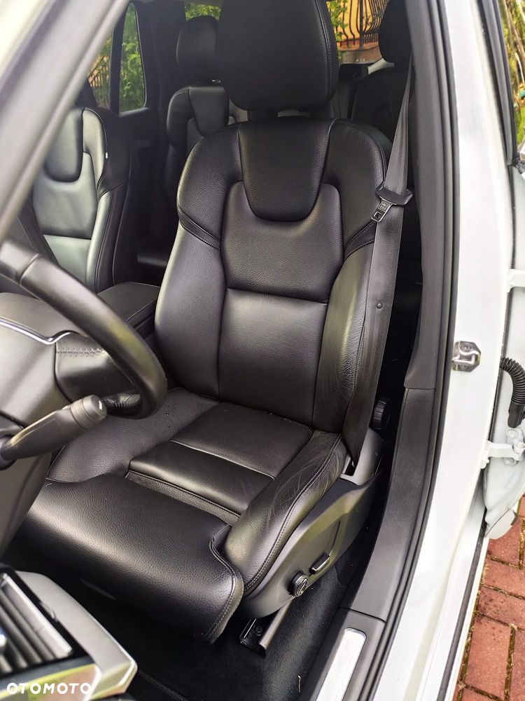 Volvo XC 90 D5 SCR AWD Inscription 7os - 33