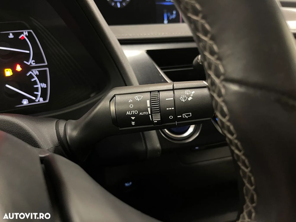 Lexus UX 250h FWD Business - 19