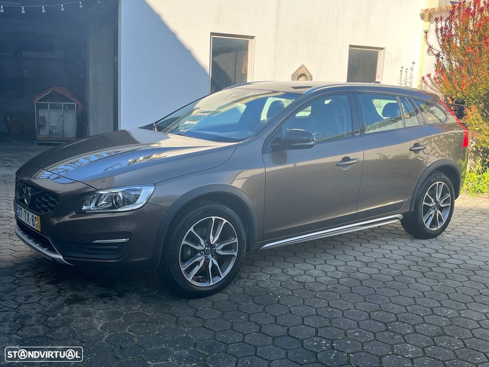 Volvo V60 Cross Country 2.0 D4 Pro - 2