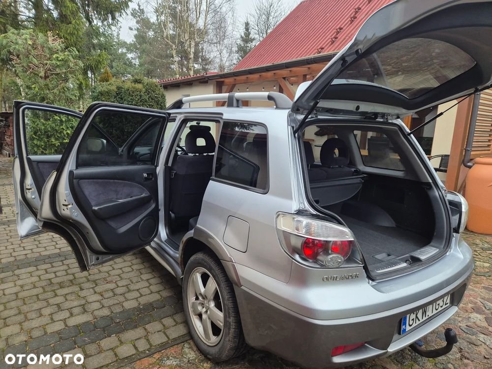 Mitsubishi Outlander 2.0 Comfort 4WD - 16