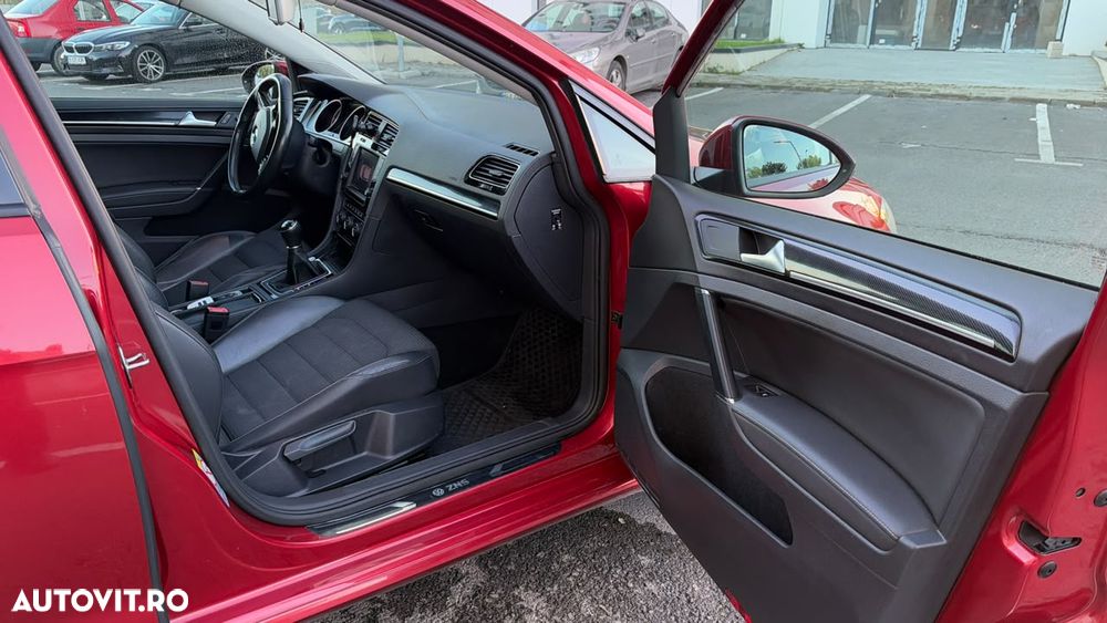 Volkswagen Golf - 10