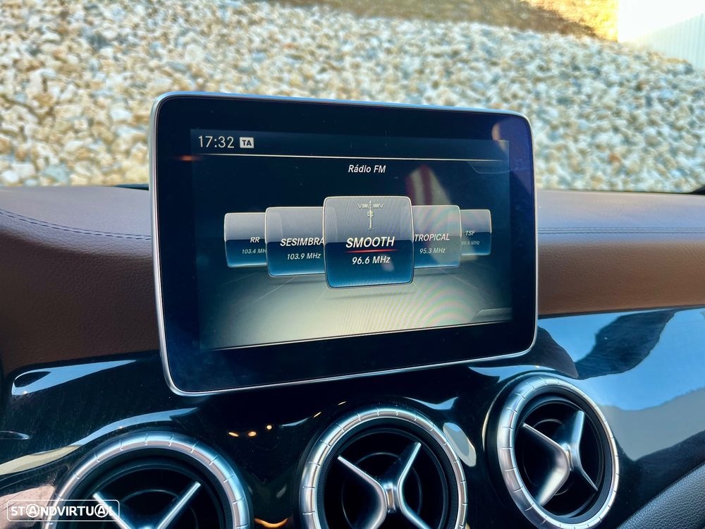 Mercedes-Benz CLA 45 AMG 4Matic 7G-DCT Orange Art Edition - 14