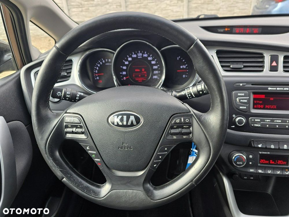 Kia Ceed - 14