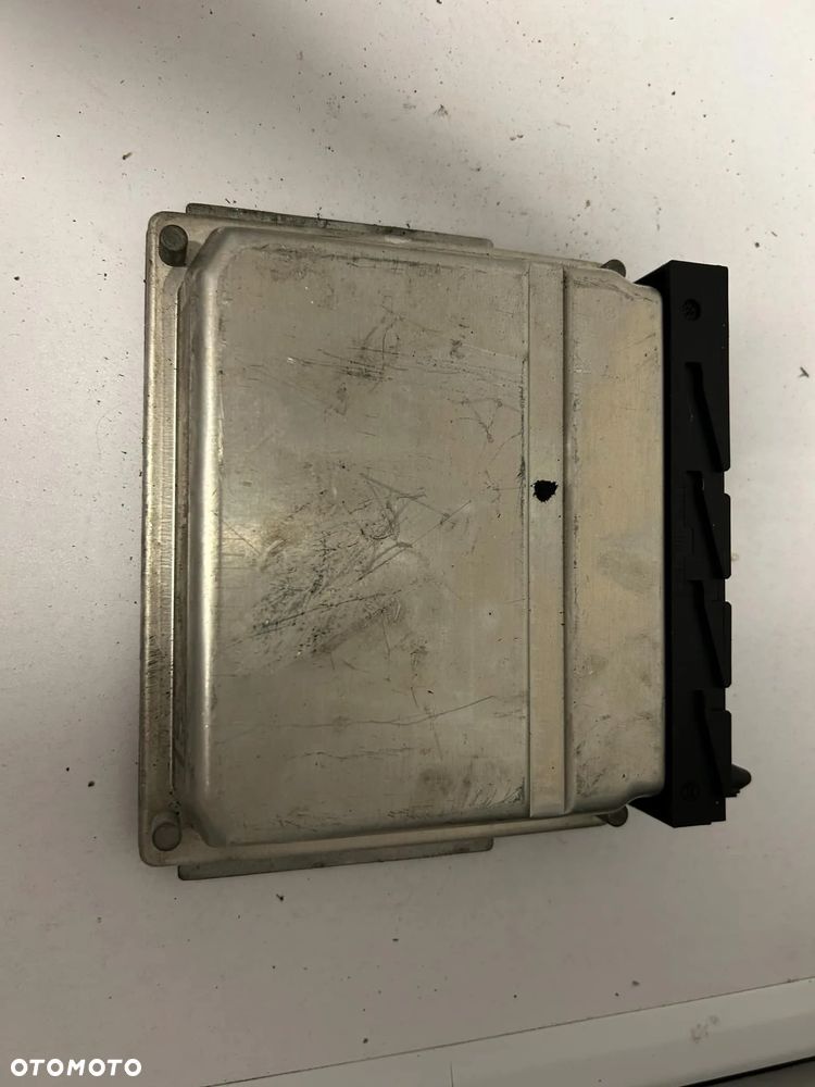 STEROWNIK VOLVO V70 0281011078 30637733A - 1