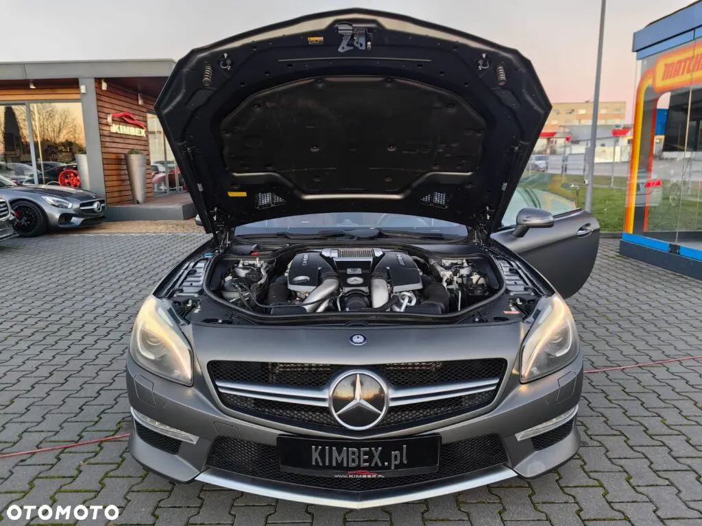 Mercedes-Benz SL 63 AMG - 9
