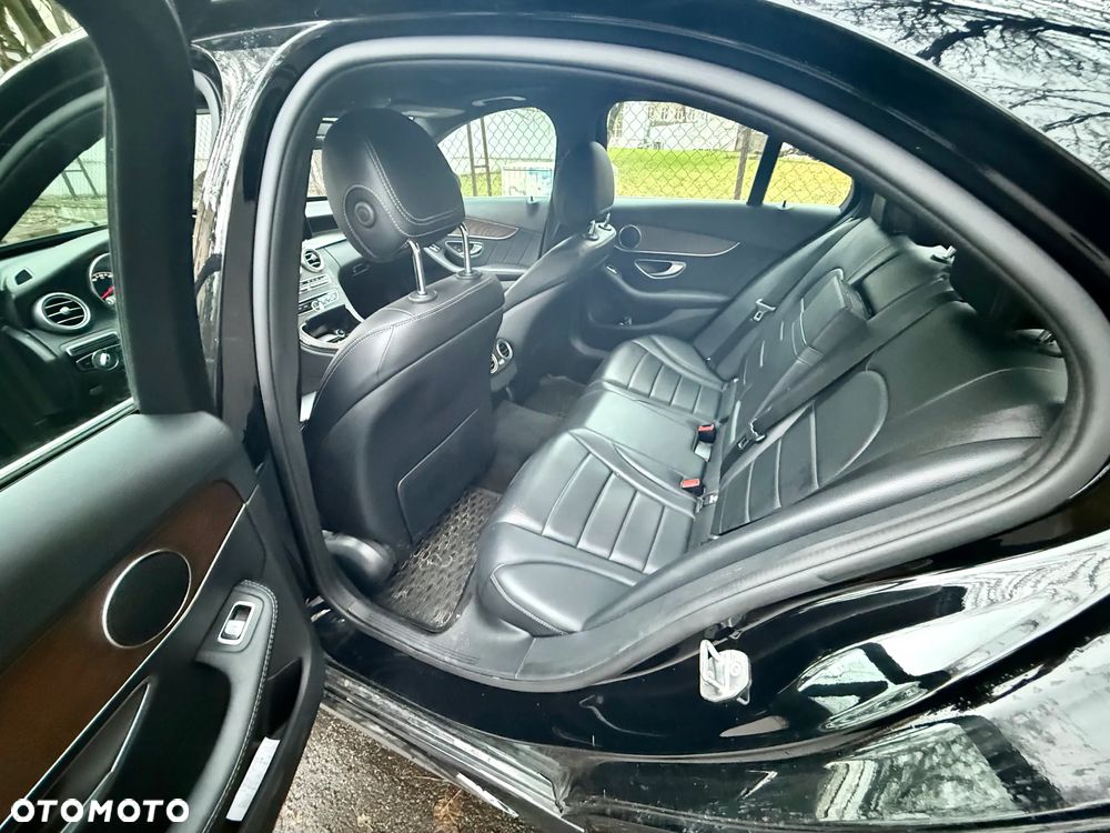 Mercedes-Benz Klasa C 300 9G-TRONIC Avantgarde - 17