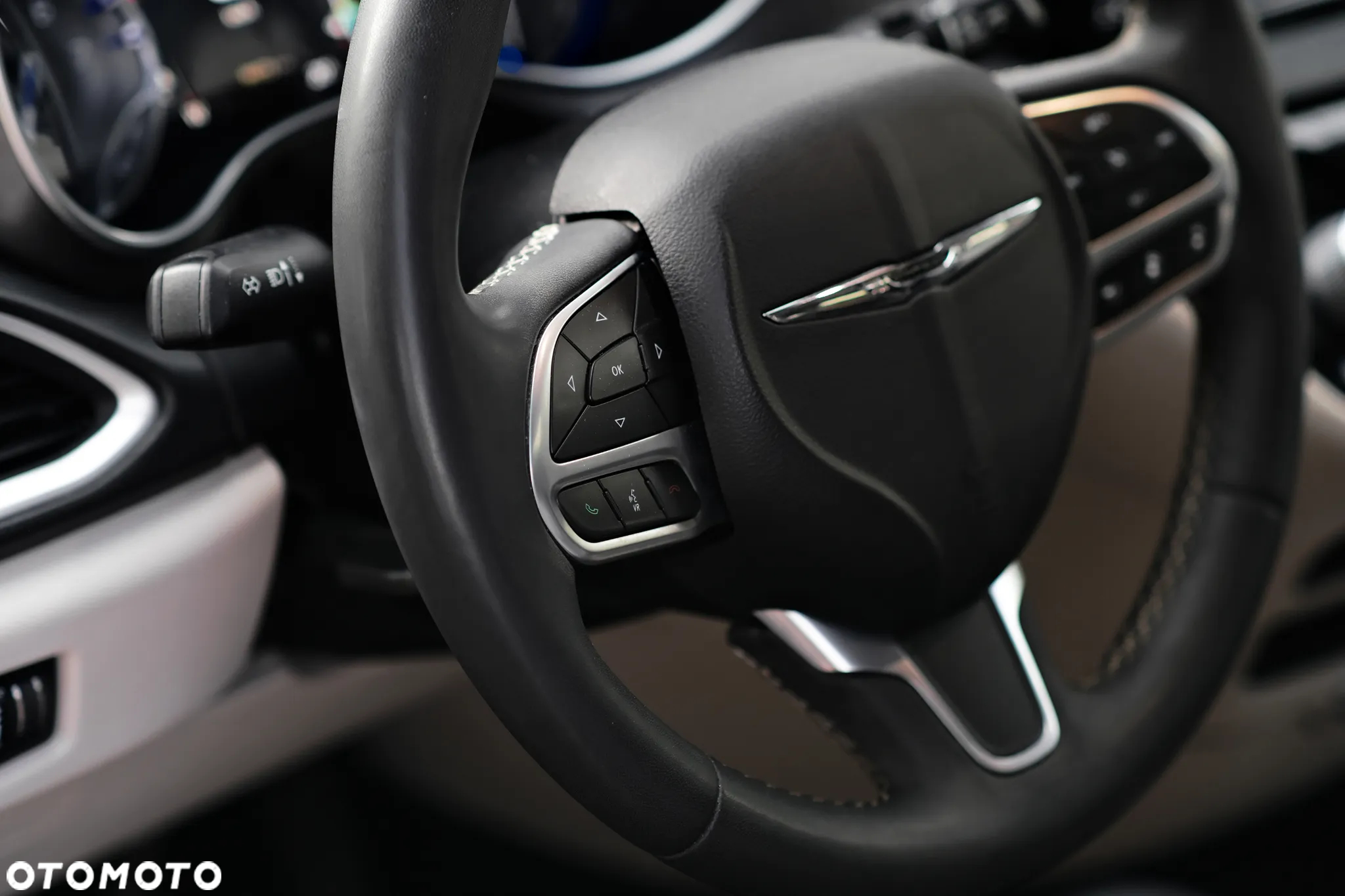 Chrysler Pacifica - 28