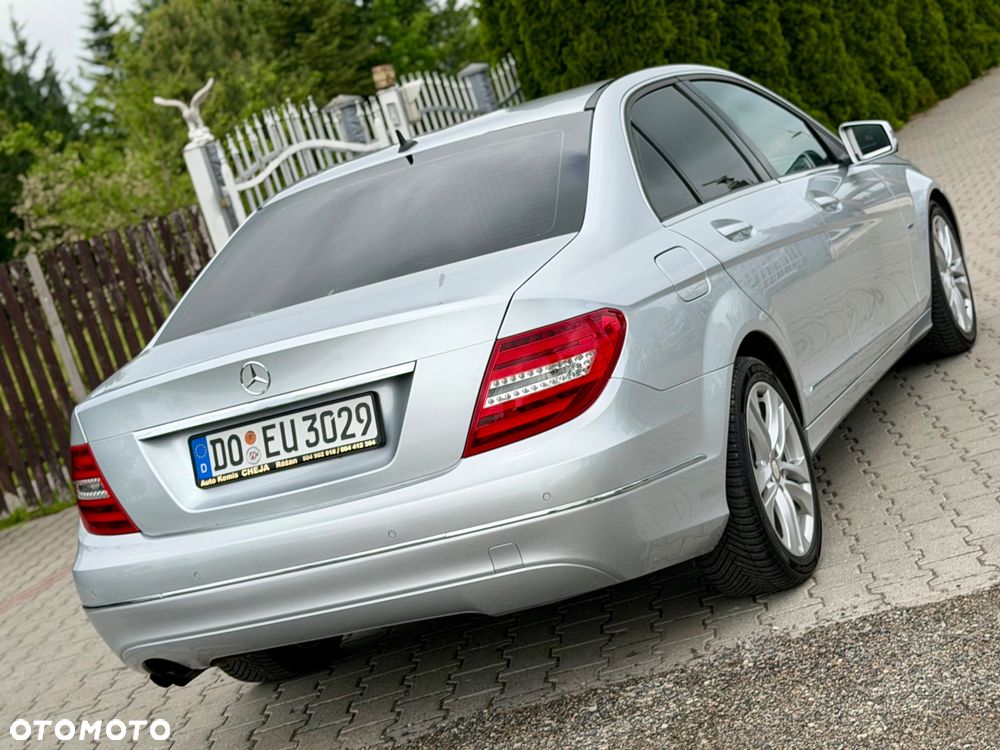 Mercedes-Benz Klasa C 180 CGI Automatik BlueEFFICIENCY Avantgarde - 33