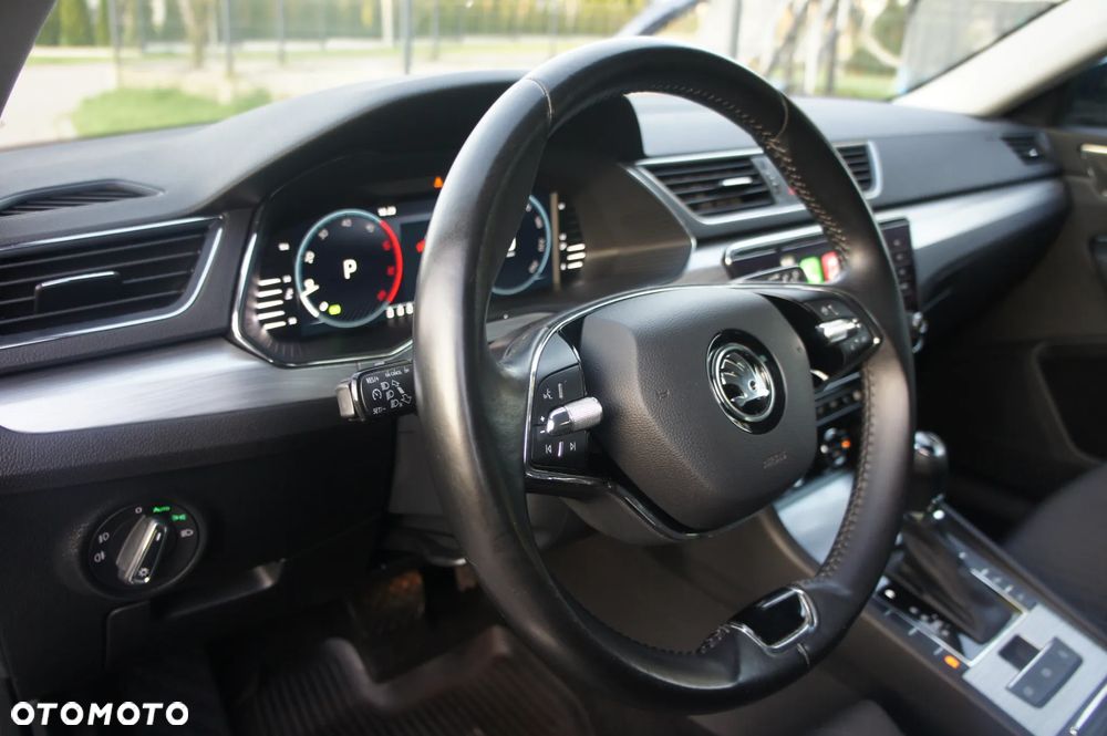 Skoda Superb 2.0 TDI SCR Ambition DSG - 14