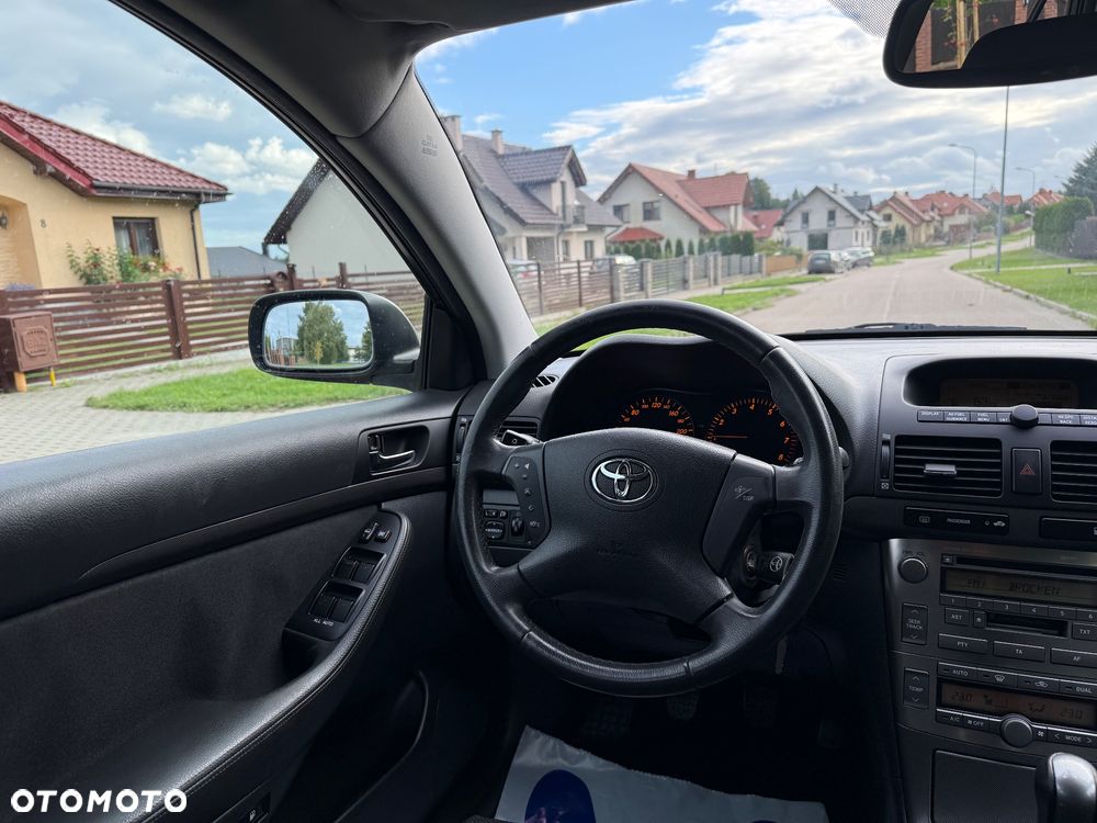 Toyota Avensis - 15