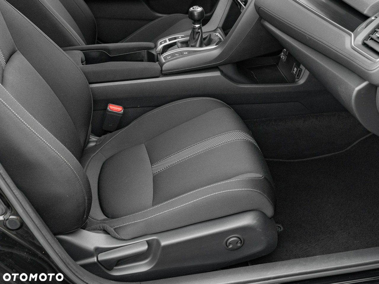 Honda Civic 1.5 T Sport Plus - 32