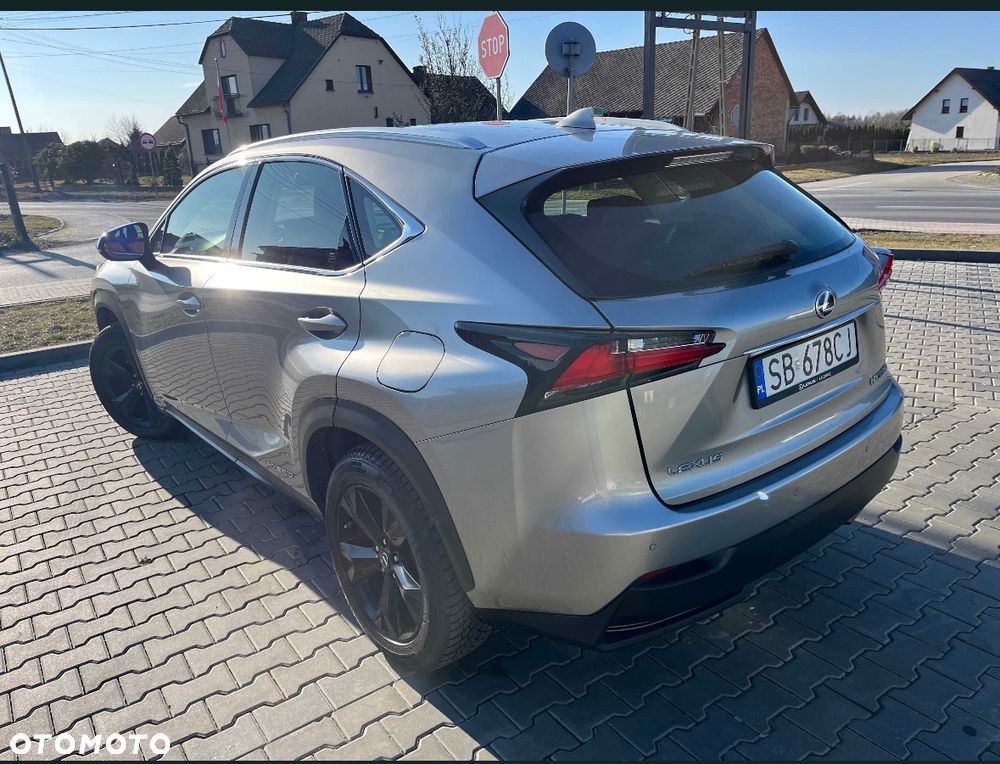 Lexus NX 300h Comfort AWD - 2