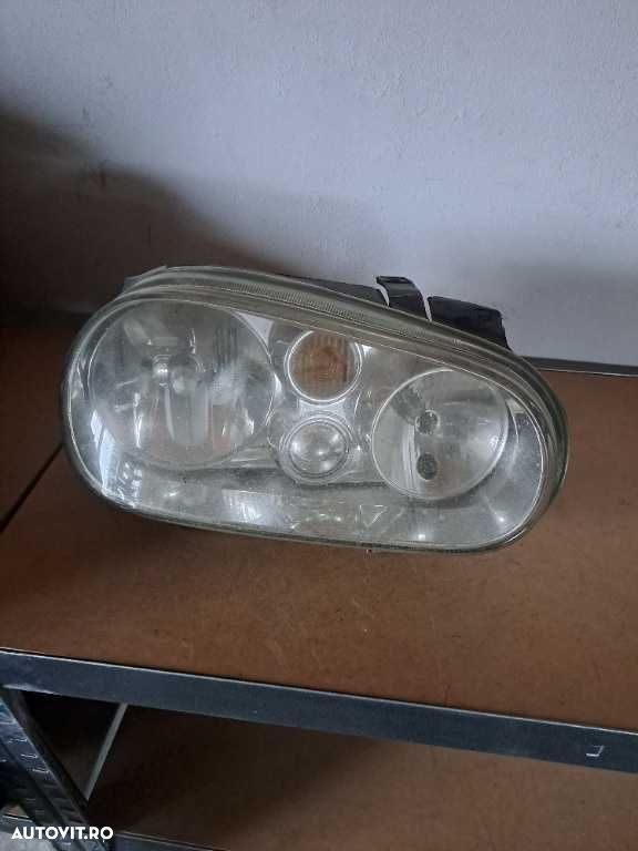Far dreapta VW Golf 4 original - 1