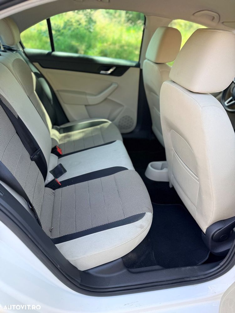 Skoda RAPID 1.2 TSI Ambition - 4