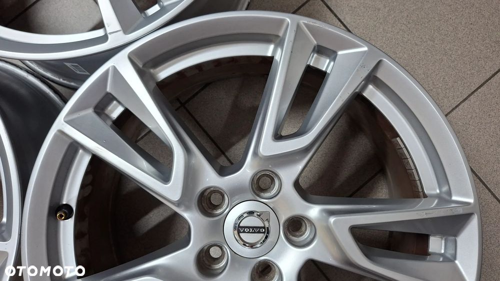 Felgi Aluminiowe 18 Volvo XC 60 5x108 ET 50.5 - 7