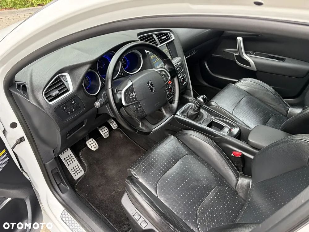 Citroën DS4 e-HDi 115 Chic - 10