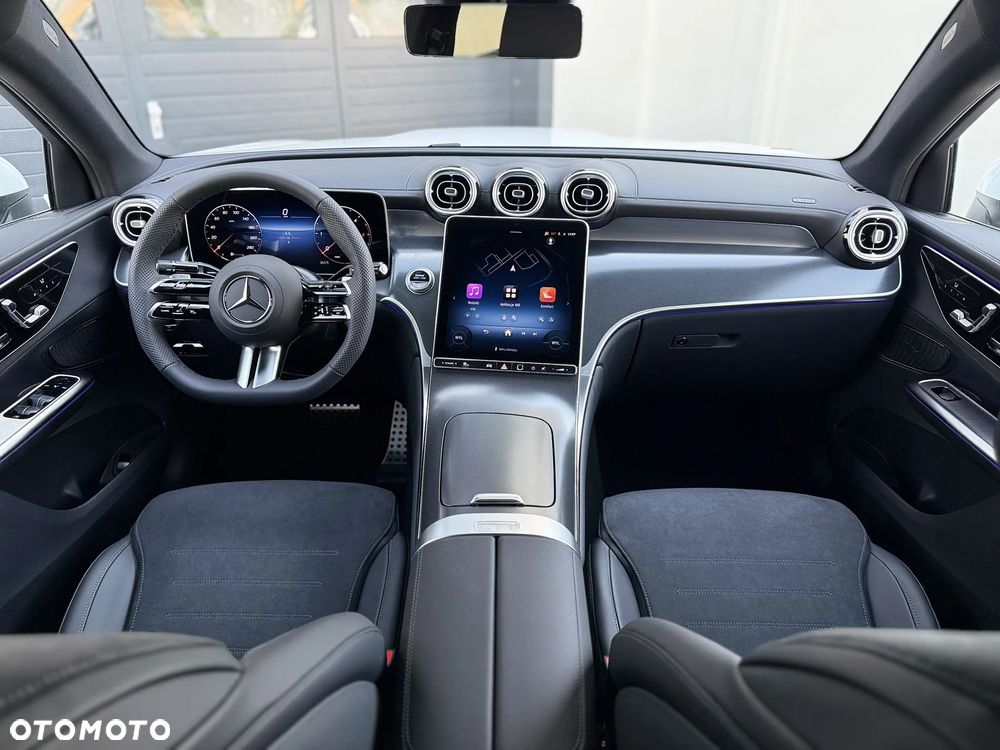 Mercedes-Benz GLC - 12