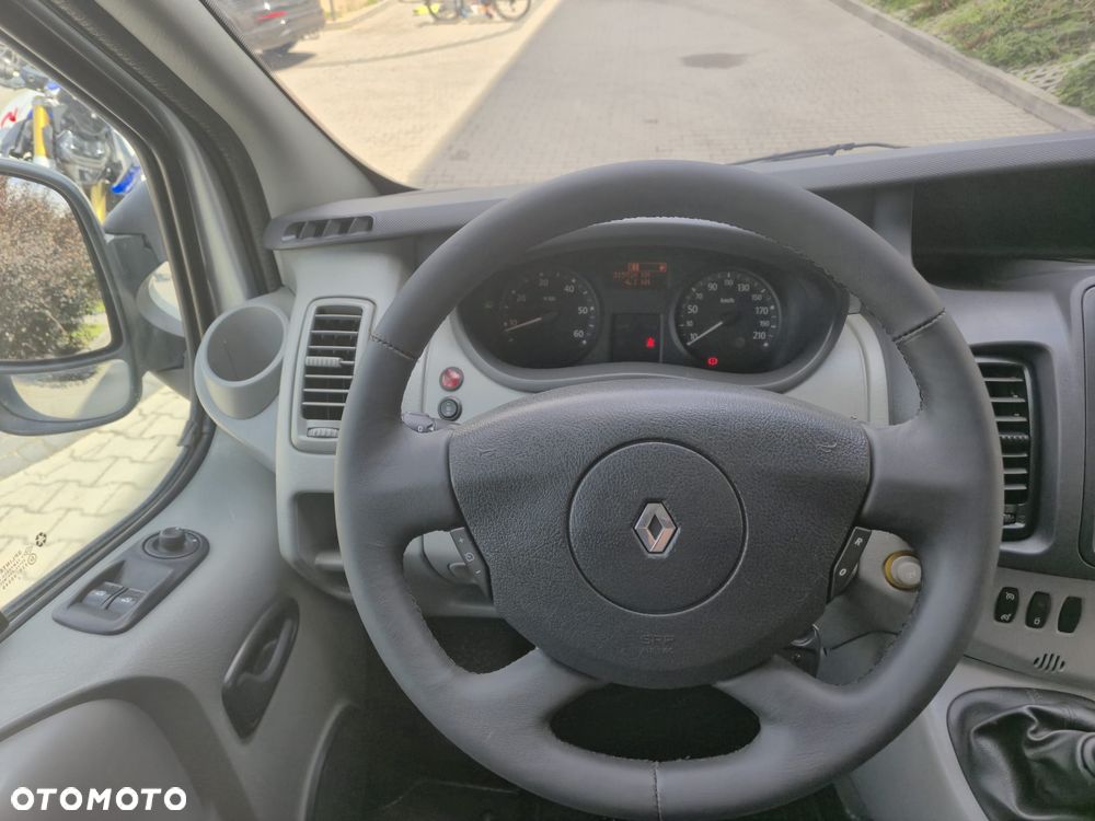 Renault Trafic - 26