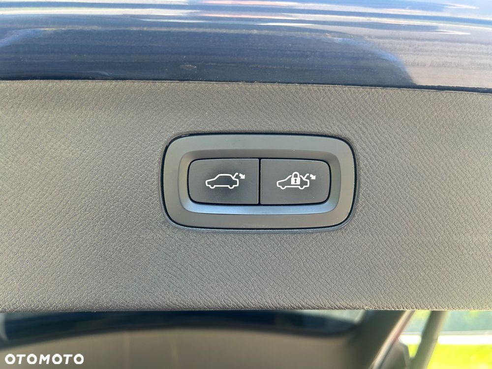 Volvo XC 90 - 23