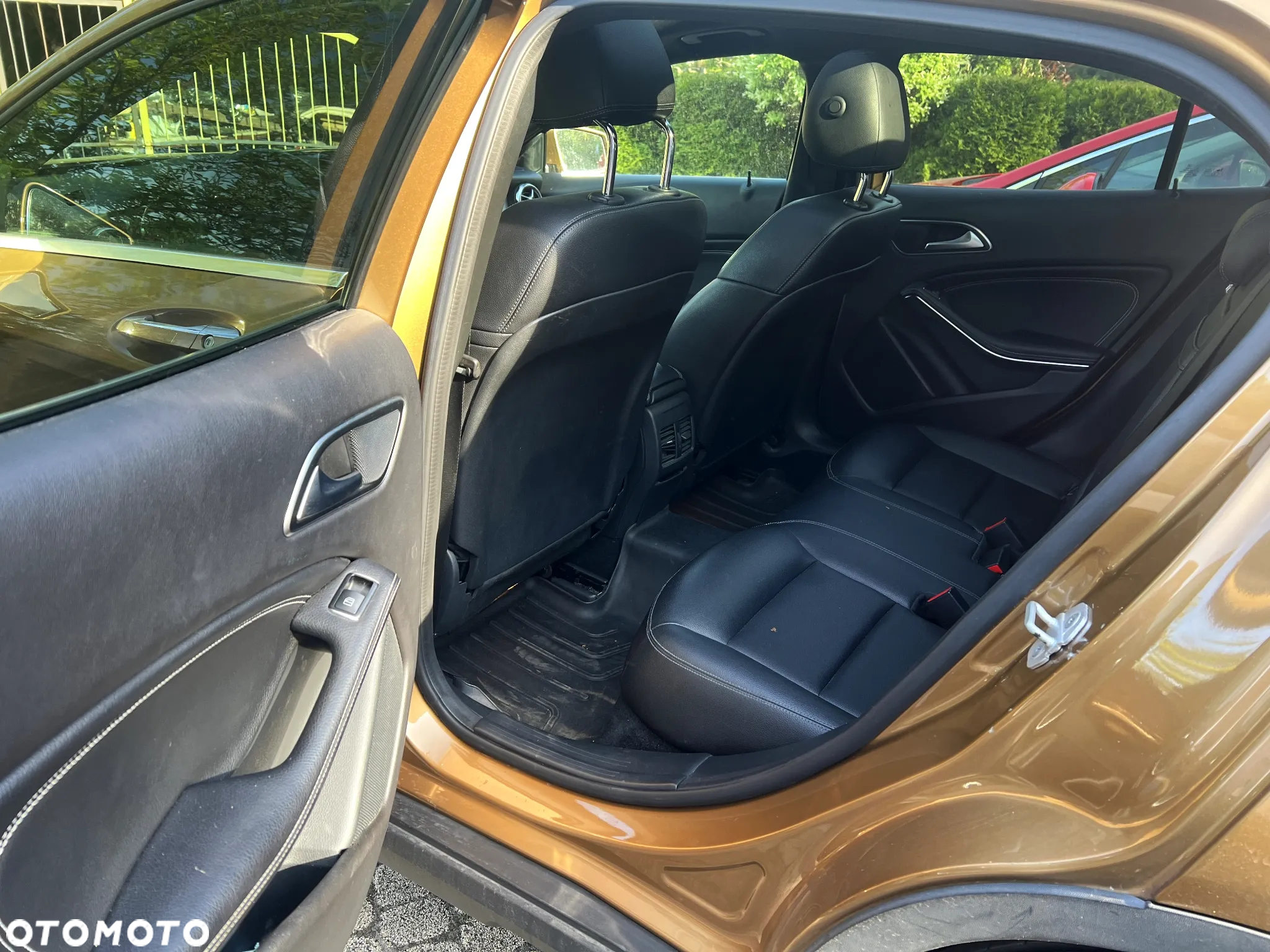 Mercedes-Benz GLA 250 4Matic 7G-DCT UrbanStyle Edition - 25