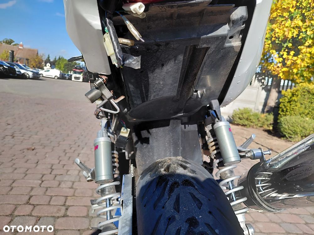 Honda CB - 23