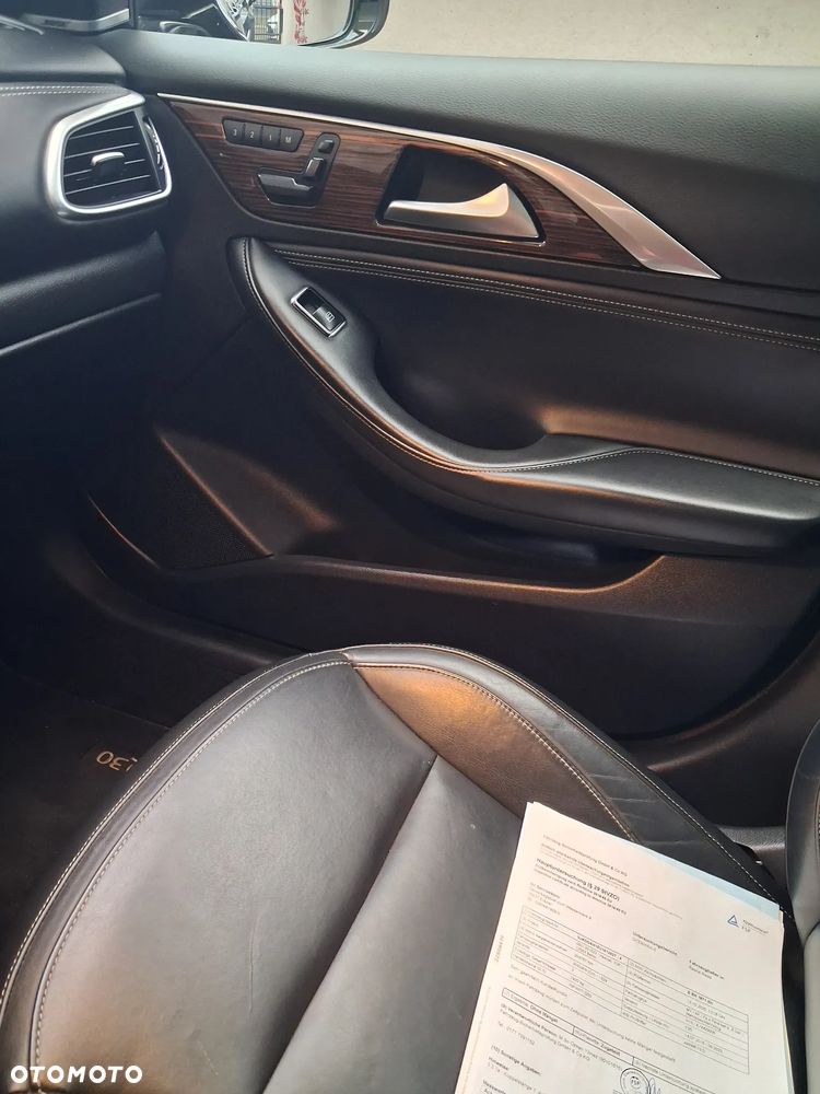 Infiniti Q30 - 16