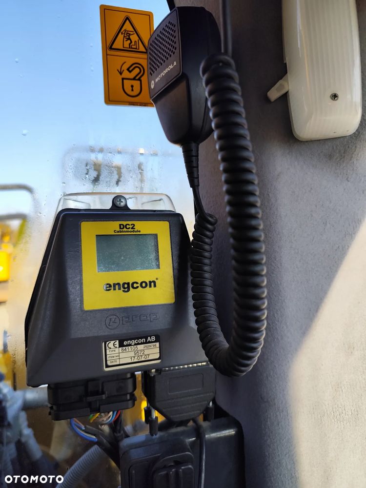 Komatsu PC240LC-11 - 11