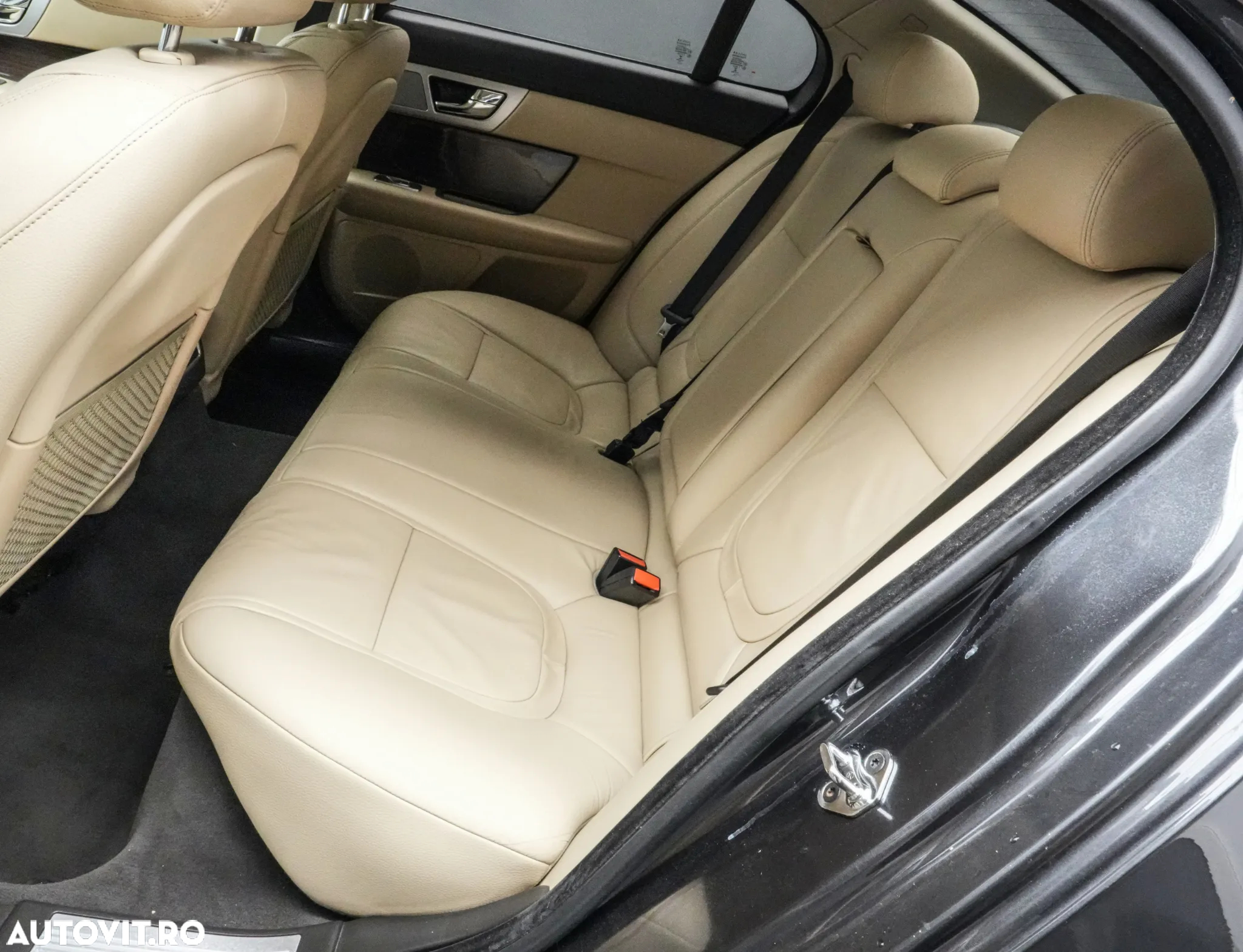 Jaguar XF 2.2D Premium Luxury - 15