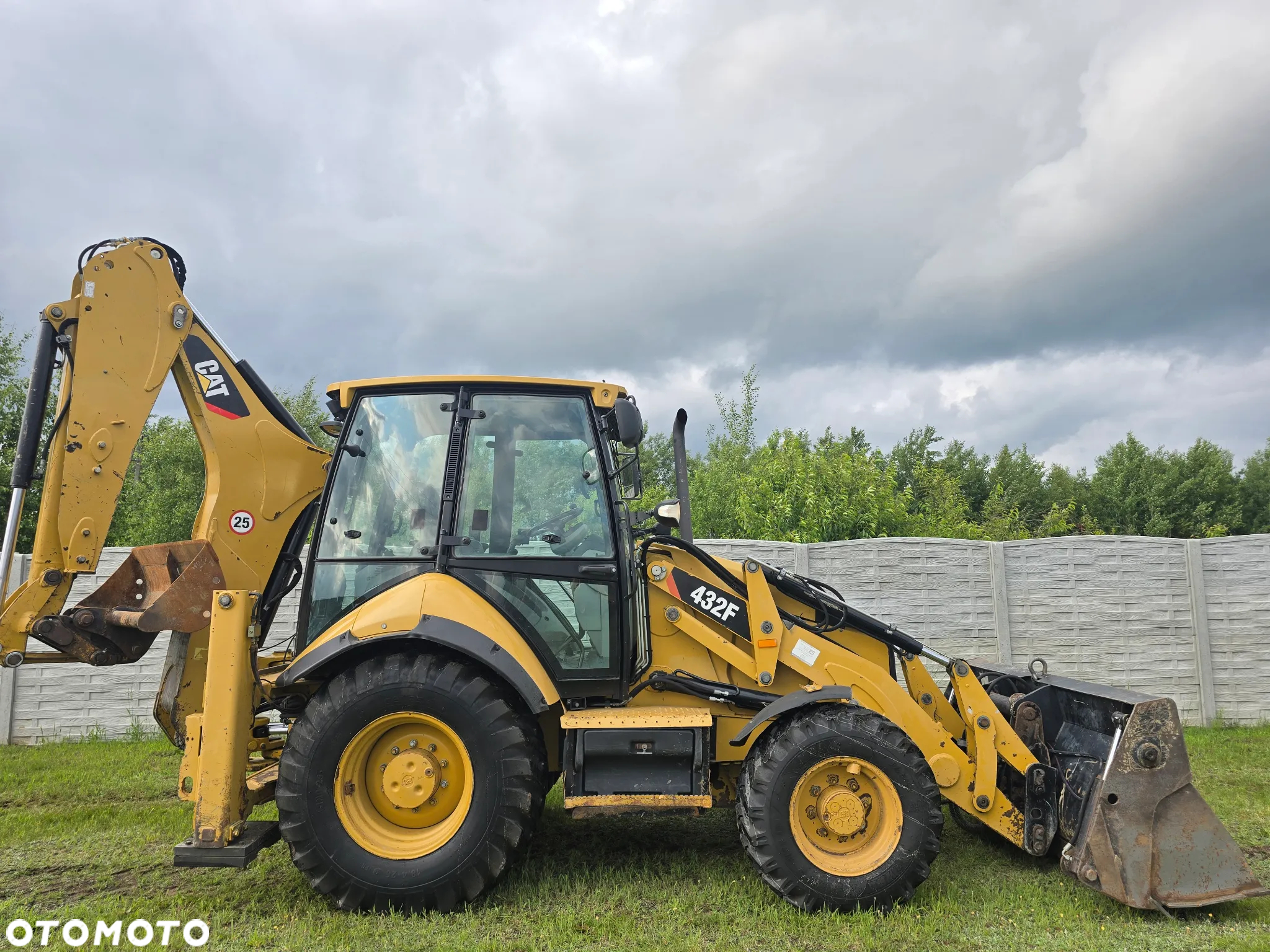Caterpillar - 9