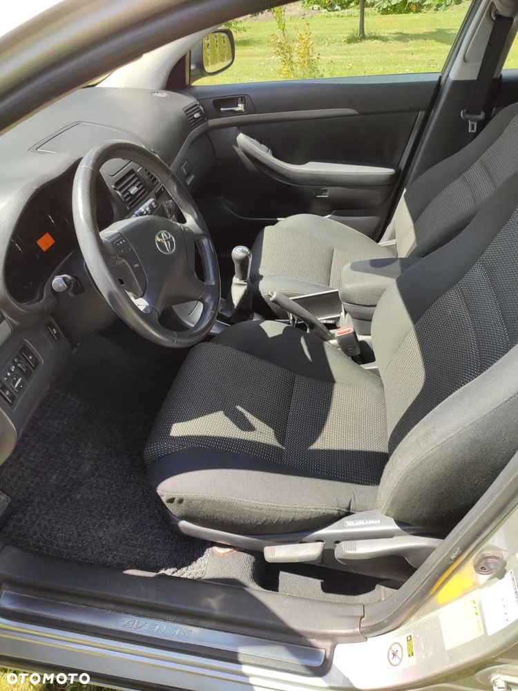 Toyota Avensis 1.8 VVT-i Luna - 6