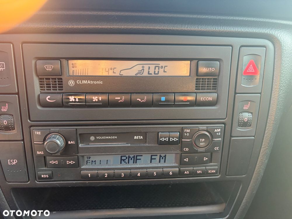 Volkswagen Passat 1.9 TDI Comfortline Family - 13