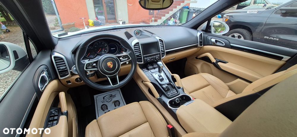 Porsche Cayenne Standard - 6