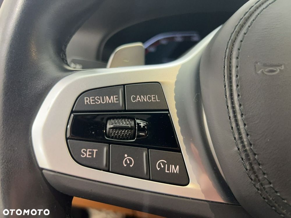 BMW Seria 5 530i mHEV - 23