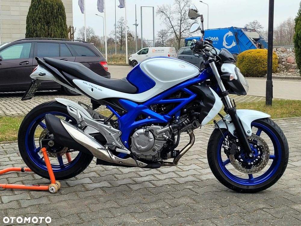 Suzuki Gladius - 19