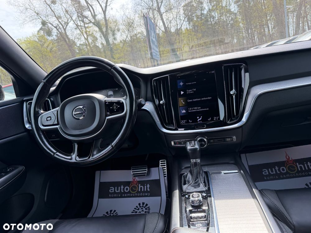 Volvo V60 D3 R-Design - 26