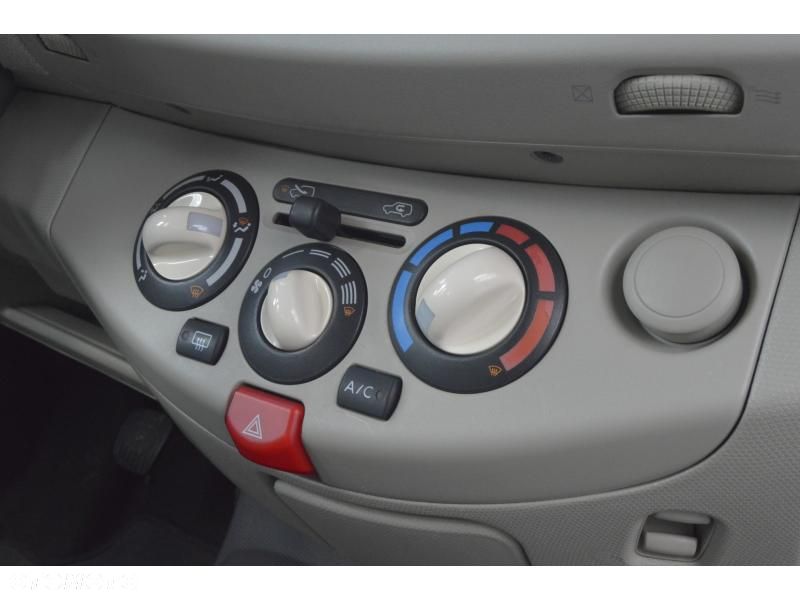 Nissan Micra 1.2 Visia - 10