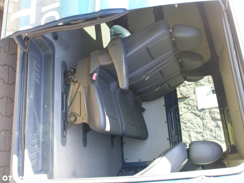 Mercedes-Benz Vito Renault Trafic - 9