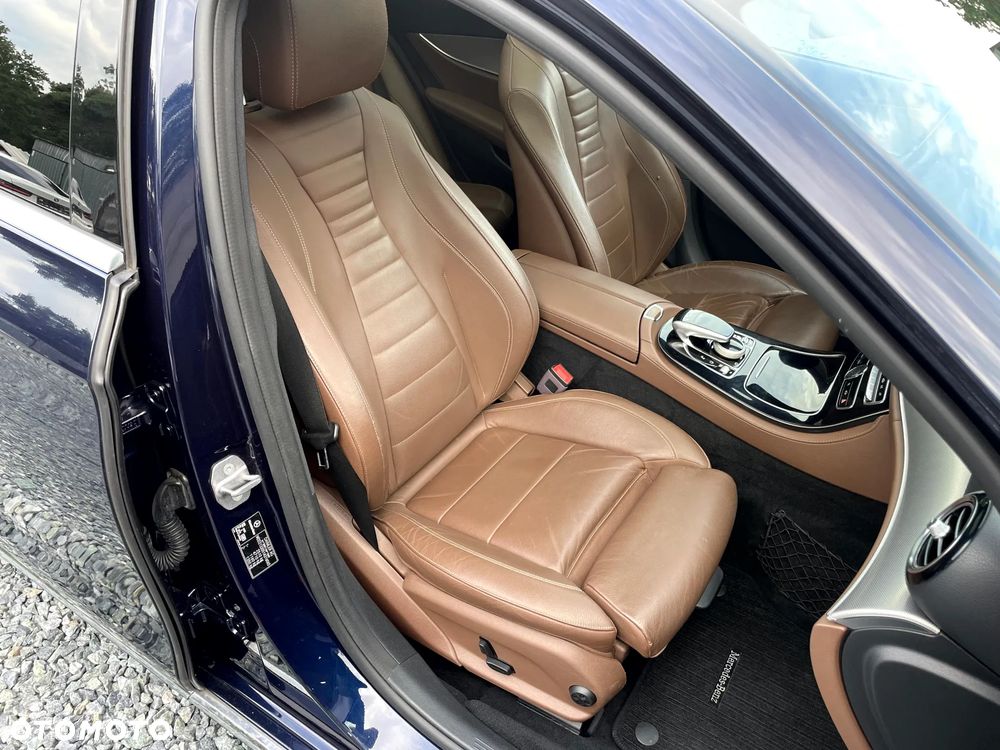 Mercedes-Benz Klasa E 220 d 4Matic 9G-TRONIC Avantgarde - 28