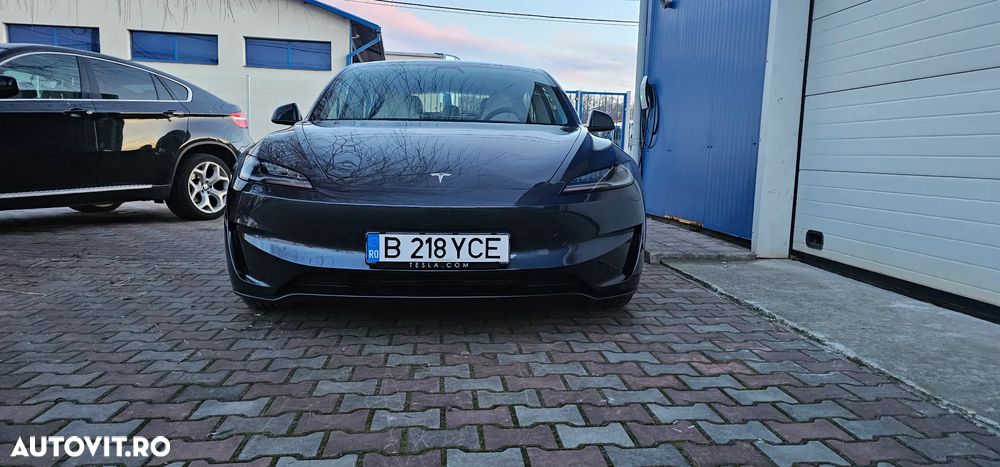 Tesla Model 3 Performance - 2