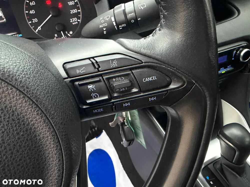 Toyota Yaris - 25