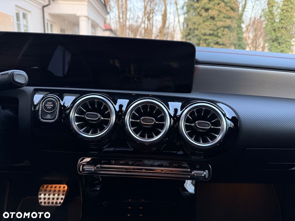 Mercedes-Benz CLA 200 AMG Line 7G-DCT - 26