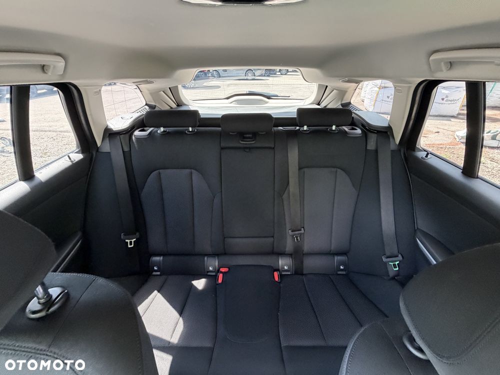 BMW Seria 3 318d mHEV - 12