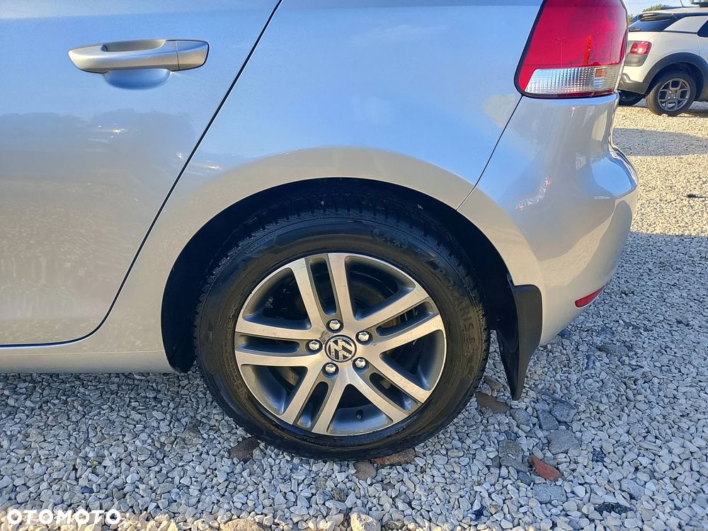 Volkswagen Golf 1.4 TSI BMT Comfortline - 23