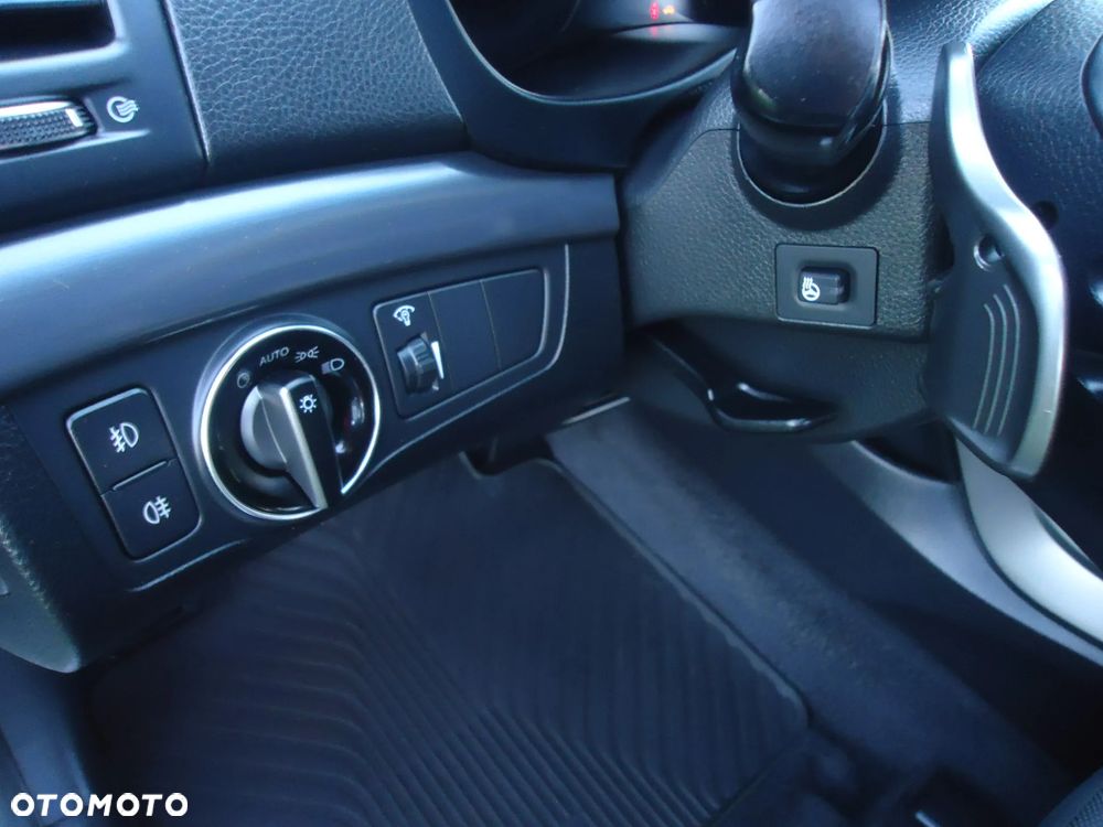 Hyundai i40 Kombi 2.0 Automatik Premium - 17