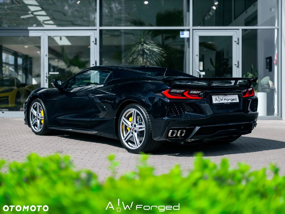 Chevrolet Corvette - 12