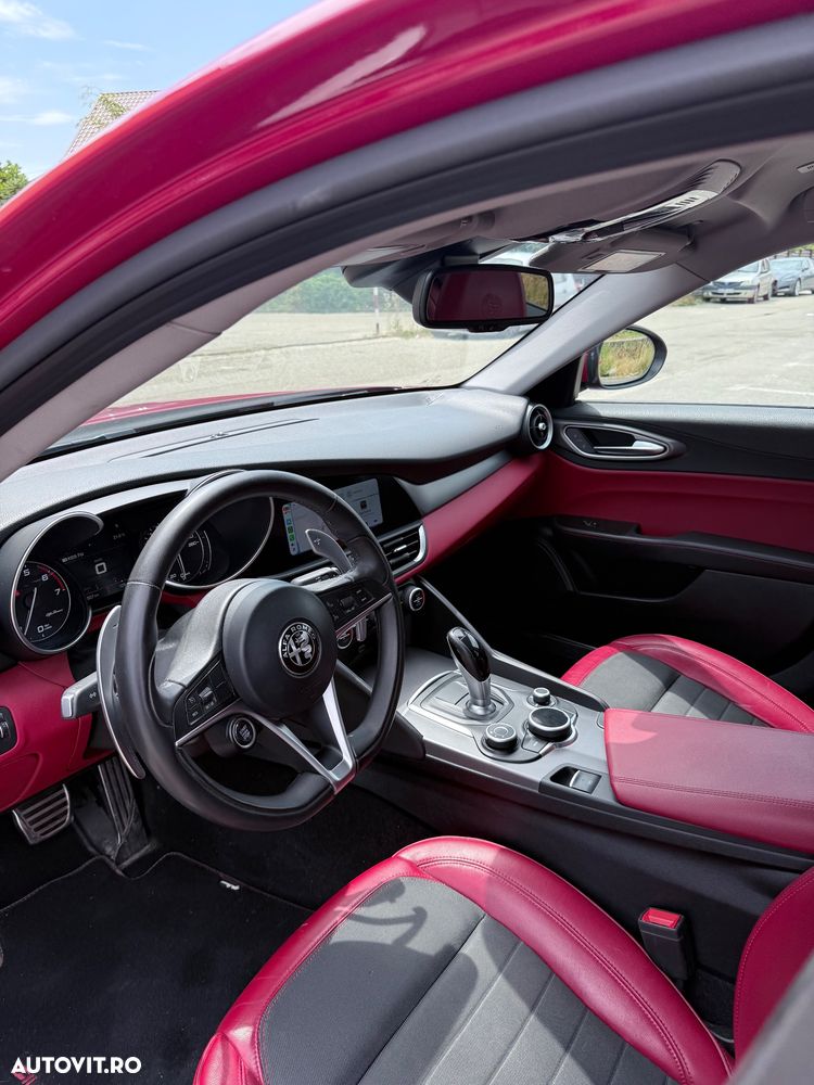 Alfa Romeo Giulia 2.0 Turbo RWD AT8 - 15