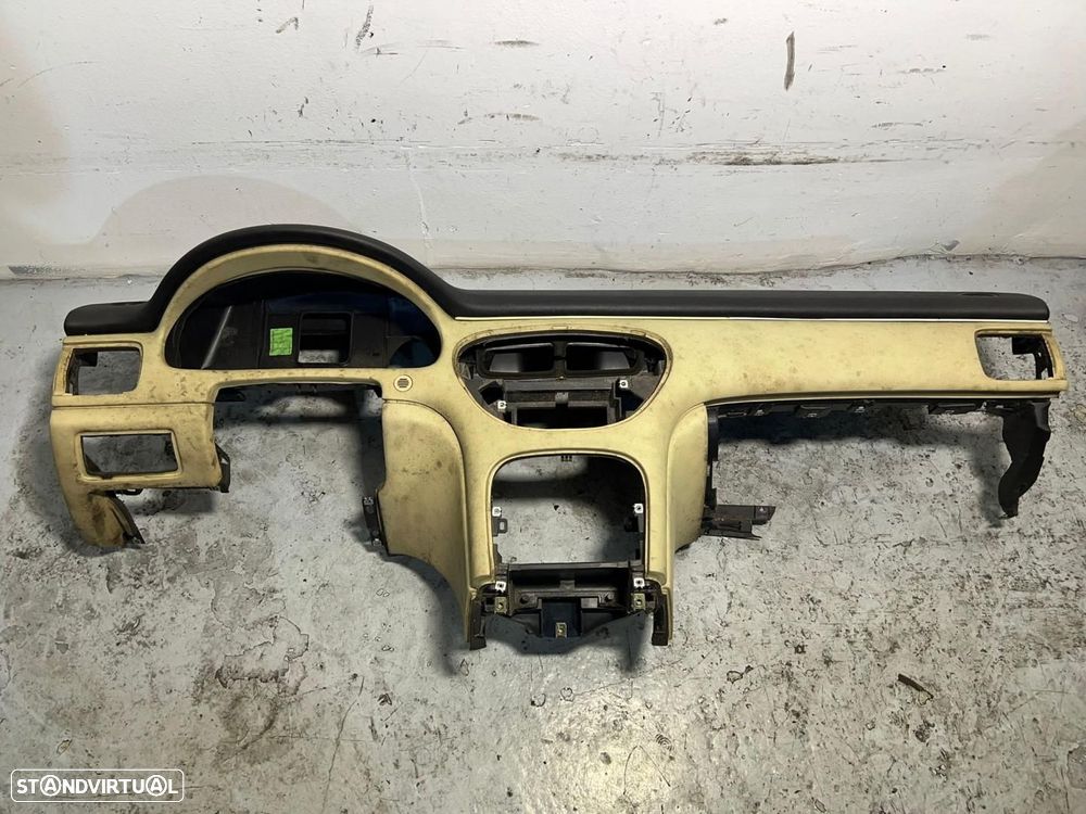 Tablier PEUGEOT 607 - 1