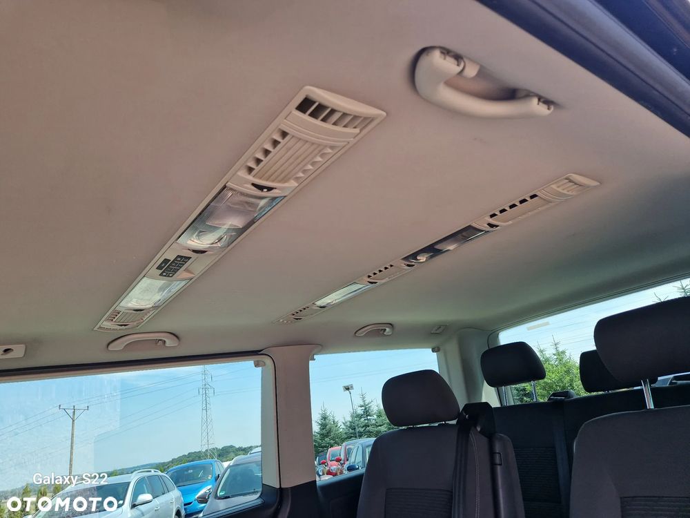 Volkswagen Multivan - 30