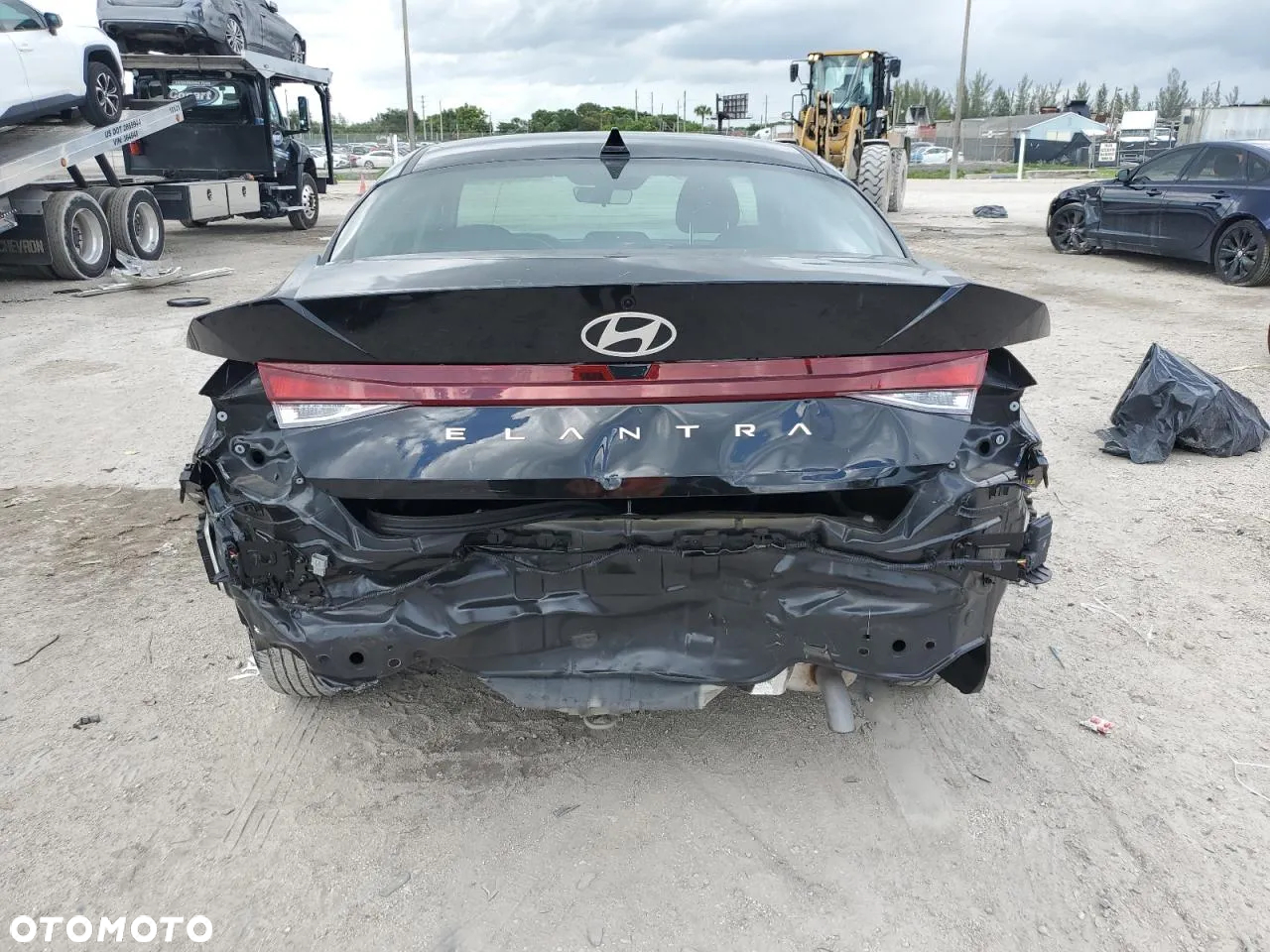 Hyundai Elantra - 6
