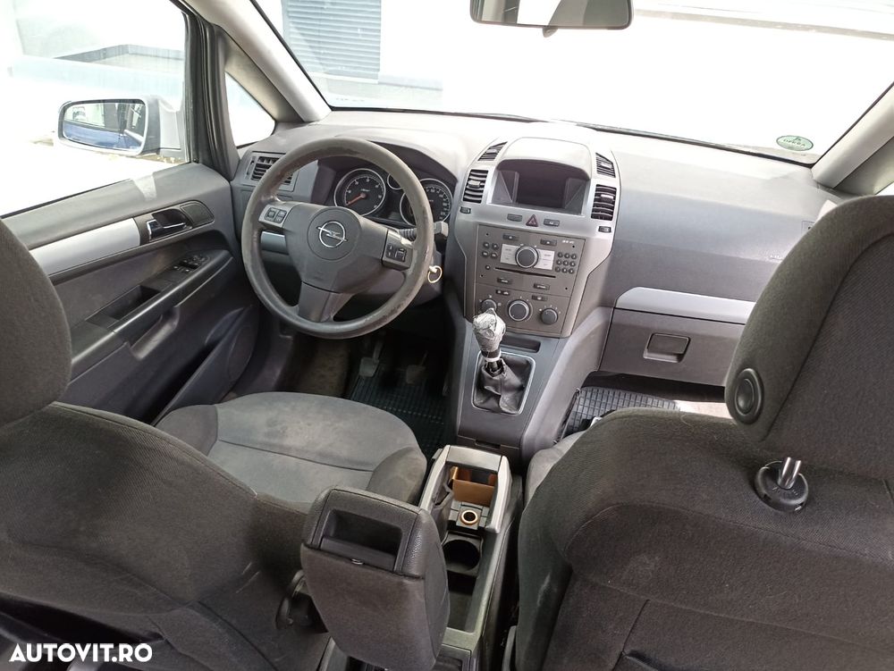 Opel Zafira 1.9 CDTI - 13